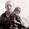 Deux frères qui ont survécu à la bombe atomatique lâchée sur Nagasaki.
