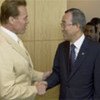 Secretary-General Ban Ki-moon with Governor Arnold Schwarzenegger in July 2007