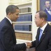 Le Secrétaire général Ban Ki-moon lors d'une rencontre avec le Président américain Barack Obama à la Maison Blanche, en mars 2009.