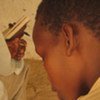 Un ancien enfant soldat apprenant à lire dans un centre à N'Djamena, au Tchad.