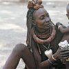 Une femme de la tribu Ndebele au marché de Kwadlaulale, en Afrique du Sud.