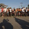Cyclistes au début du Tour du Timor en 2009.