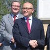 Les dirigeants chypriotes grec Demetris Christofias (à droite) et chypriote turc Mehmet Ali Talat, avec le Conseiller spécial Alexander Downer.