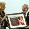 WFP's Josette Sheeran presents  President Lula with 'Champion in the Battle Against Hunger' award