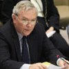 B. Lynn Pascoe, Under-Secretary-General for Political Affairs, briefs the Security Council