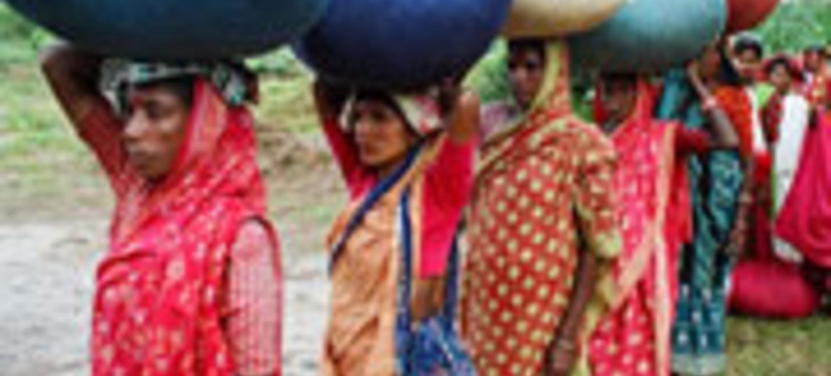 تواجه النساء الريفيات عدم مساواة متزايدة بشأن التوظيف في القطاع الزراعي.