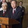 Secretary-General Ban Ki-moon (centre) briefs press after meeting with Cypriot leaders Dervis Eroglu (right) and Dimitris Christofias (left) in Geneva