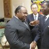 Les Présidents Ali Bongo Ondimba du Gabon (à gauche), Teodoro Obiang Nguema Mbasogo de Guinée Equatoriale, et le Secrétaire général Ban Ki-moon (au centre).