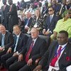 Le Secrétaire général Ban Ki-moon et le Président de l'Assemblée générale Joseph Deiss lors des cérémonies d'indépendance du Soudan du Sud.