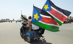 Le drapeau du Soudan du Sud qui est devenu officiellement indépendant le 9 juillet 2011.