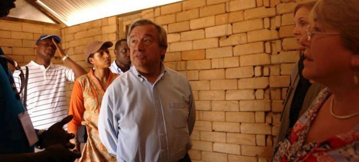 UNHCR chief António Guterres (centre) during a recent visit to Ifo II camp extension at Dadaab, Kenya