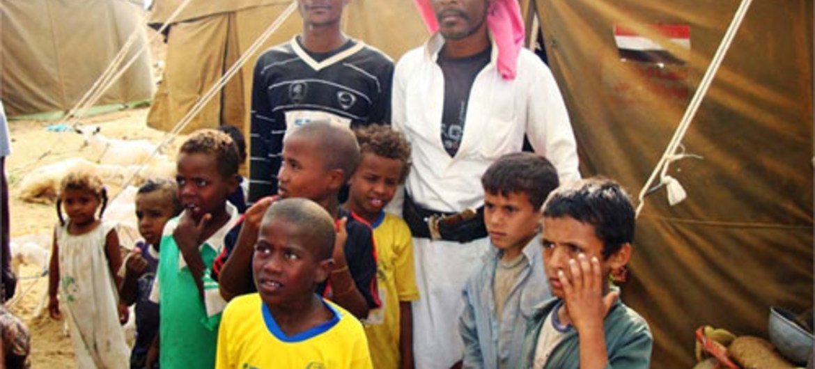 In Yemen, hundreds of families have been displaced in Abyan Governorate, and some are living in the open outside Zinjibar town.