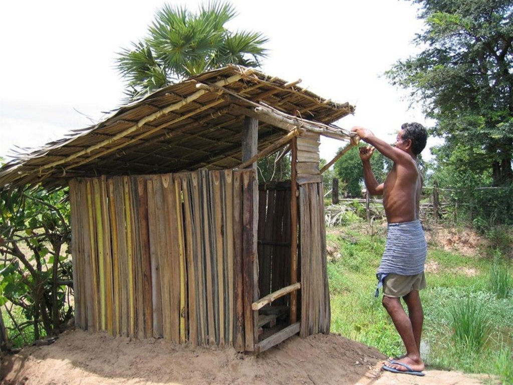 Construction de sanitaires au Cambodge.