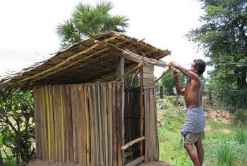 Construction de sanitaires au Cambodge.