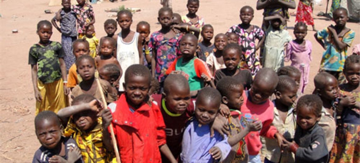 Des enfants dans un camp de déplacés à Kabo, dans le nord de la République centrafricaine.