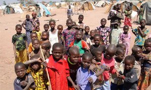 Des enfants dans un camp de déplacés à Kabo, dans le nord de la République centrafricaine.
