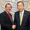 Le Secrétaire général Ban Ki-moon (à droite) avec Martin Kobler. (mai 2010)
