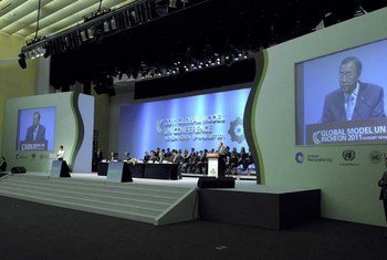 Le Secrétaire général Ban Ki-moon s'adresse aux participants de la Conférence Simul'ONU.
