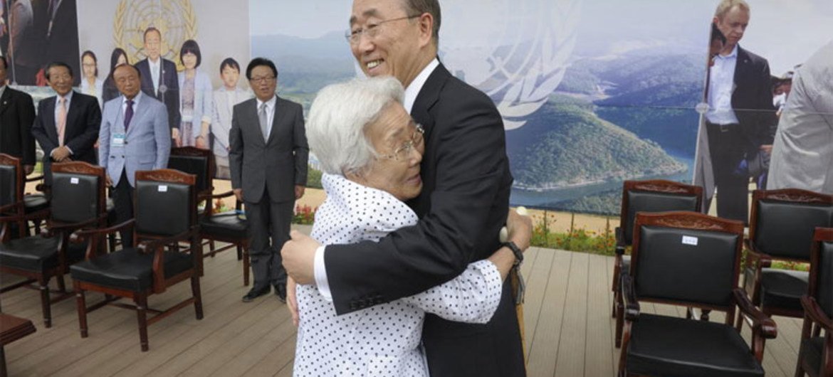 Secretary-General Ban Ki-moon is embraced by his mother Shin Hyun Soon as he visits his birthplace Eumseong, a small farming village in North Chungcheong