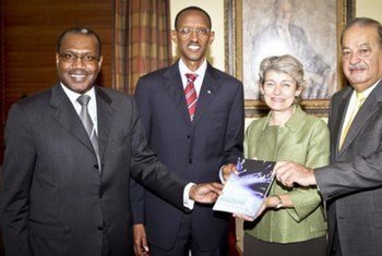 From left to right: Broadband Commission Vice-Chair Hamadoun I. Touré; Co-Chair Paul Kagame; Vice-Chair Irina Bokova; Co-Chair Carlos Slim Helú