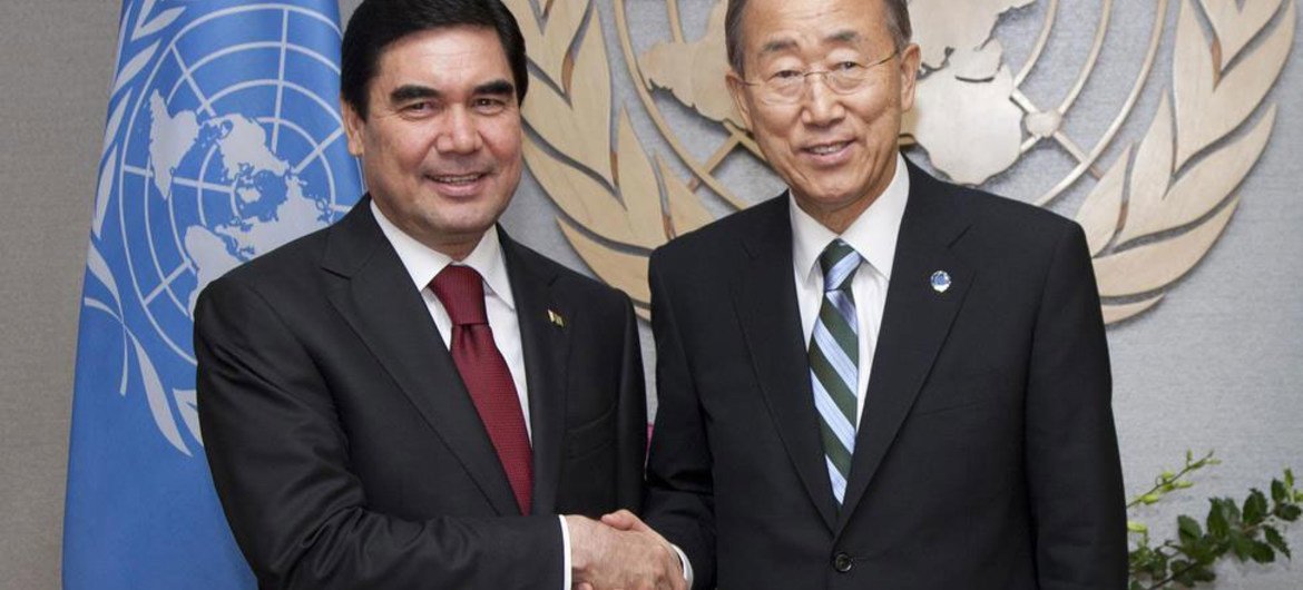 Secretary-General Ban Ki-moon (right) meets with Gurbanguly Berdimuhamedov, President of Turkmenistan
