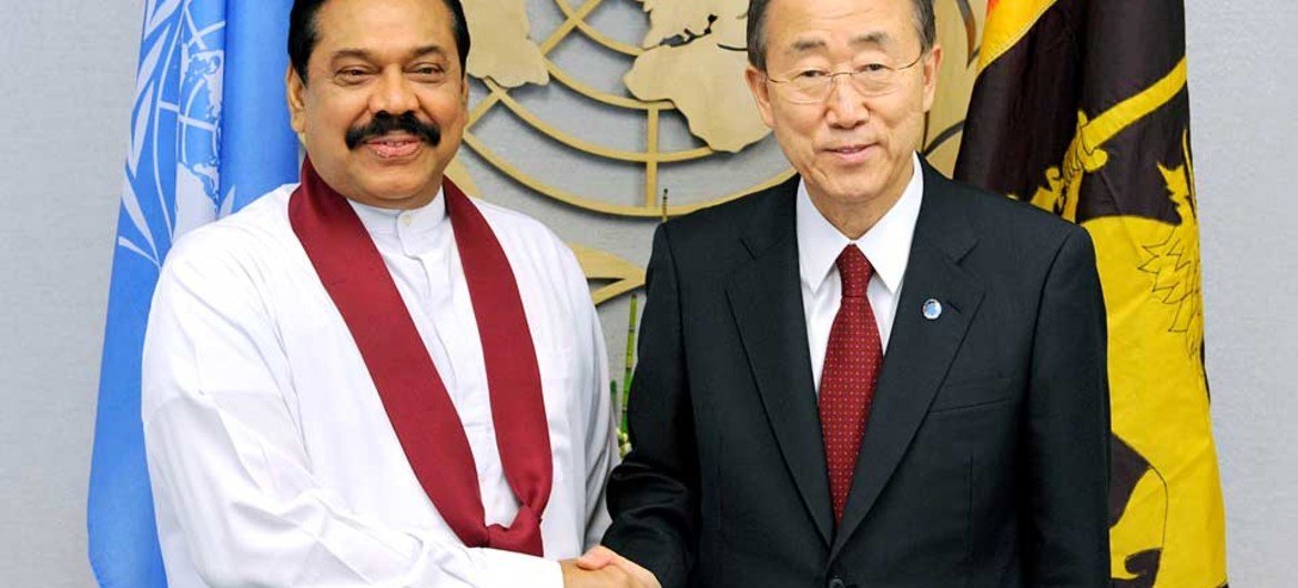 Secretary-General Ban Ki-moon with Mahinda Rajapaksa, President of Sri Lanka (file photo)
