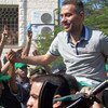 Un Palestinien fête sa libération dans le cadre de l'échange de prisonniers entre Israéliens et Palestiniens.