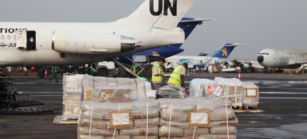 Electoral kits are unloaded from a MONUSCO aircraft at Ndjili Airport in the Democratic Republic of the Congo (DRC)