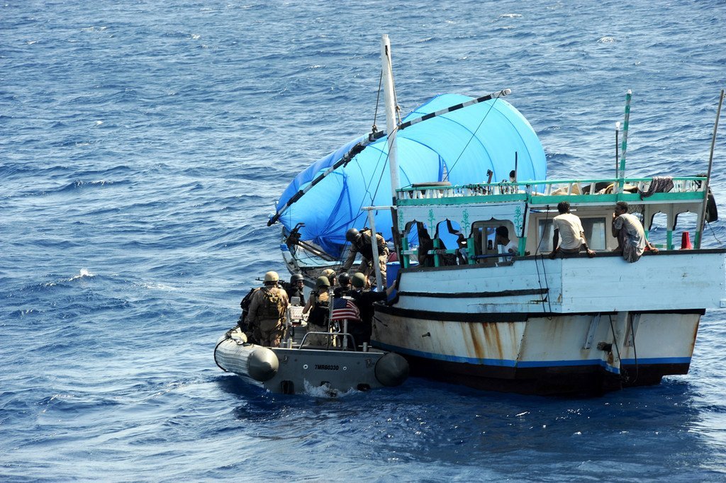 Des opérations de lutte contre la piraterie sont menées dans le golfe d'Aden et la côte orientale de Somalie.