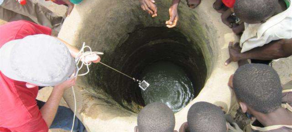 尼日利亚赞法拉州的儿童受到铅中毒的影响。