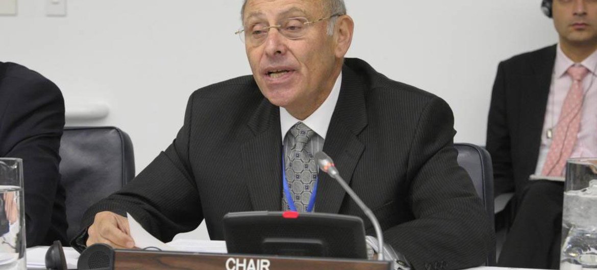 Le Président du Comité de l’ONU contre la torture, Claudio Grossman. Photo ONU/Evan Schneider