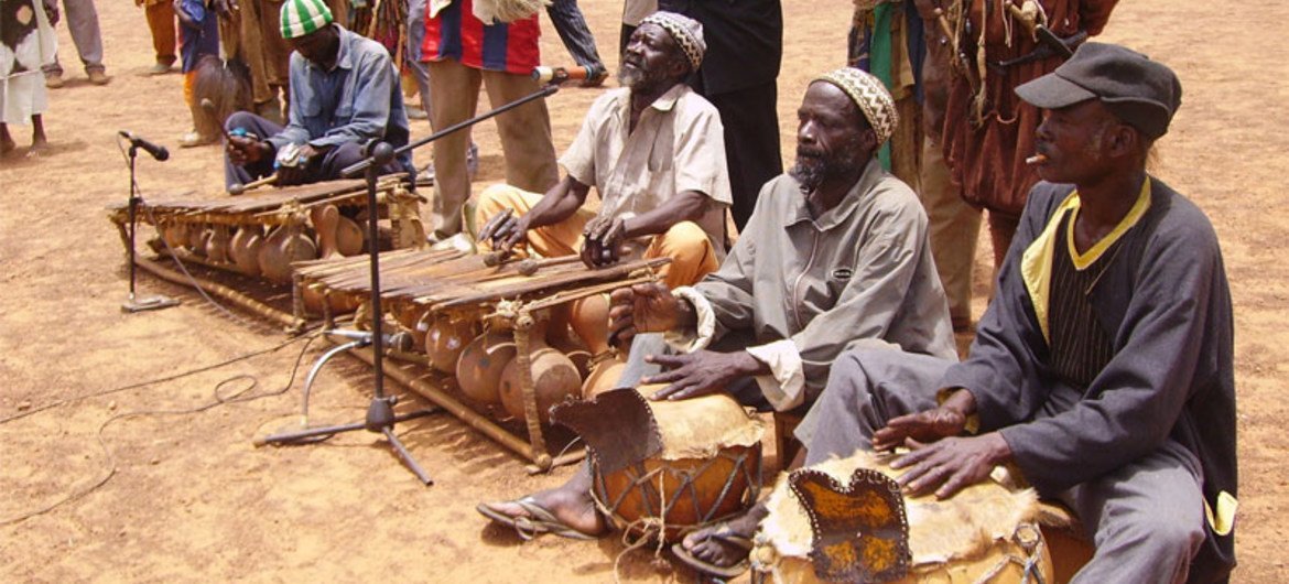 Cultural practices and expressions linked to the balafon of the Senufo communities of Mali, Burkina Faso. © DNPC (2006)