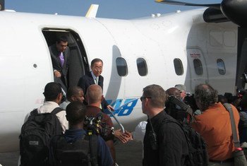Secretary-General Ban Ki-moon arrives in Somalia followed by the president of the General Assembly Nassir Al-Nasser