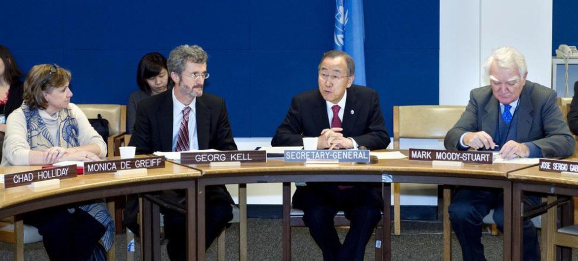 Secretary-General Ban Ki-moon (second right) addresses Global Compact Board Meeting