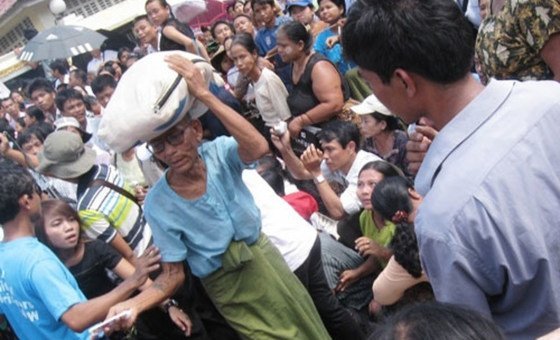 An elderly man and former prisoner in Myanmar is released from Yangon's Insein prison (file photo)