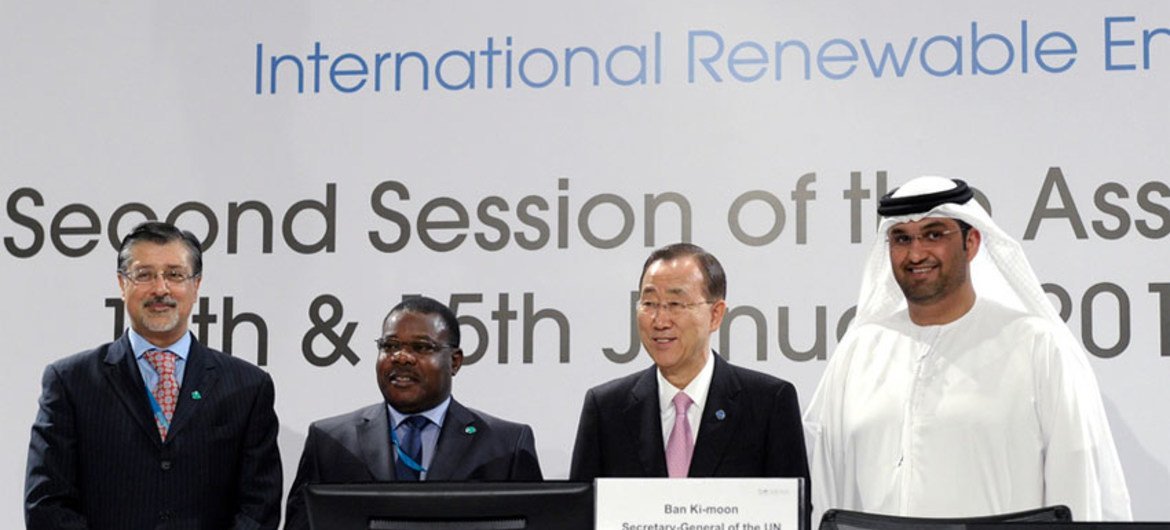 Secretary-General Ban Ki-moon (2nd right) with participants at the Second Assembly of the International Renewable Energy Agency (IRENA) in Abu Dhabi.