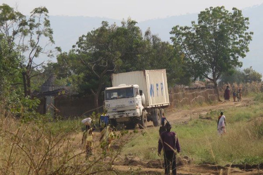 世界粮食计划署运送粮食援助的卡车。（资料图片）