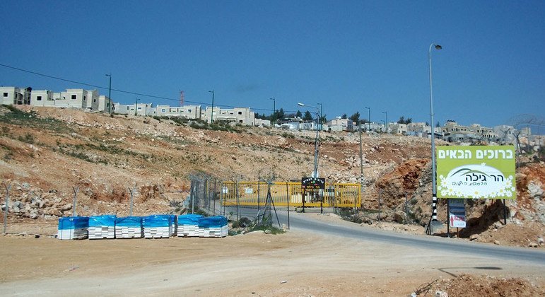 Wennesland mengutuk pembunuhan 4 warga sipil Israel, saat Dewan Keamanan mendengar ‘sedikit kemajuan’ sedang dibuat di pemukiman |
