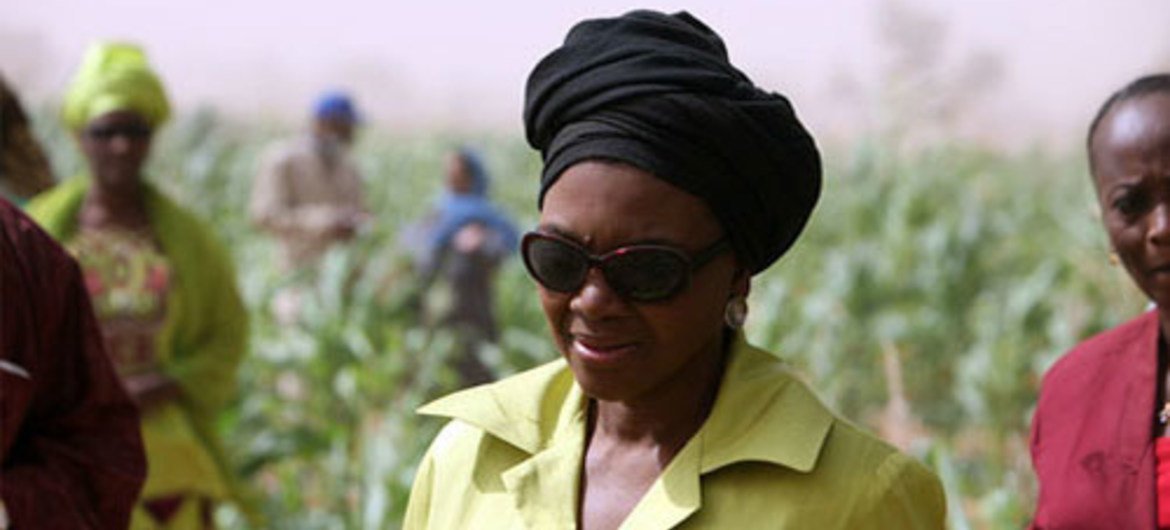 Emergency Relief Coordinator Valerie Amos on a visit to Niger on 17 February 2012.