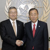 Secretary-General Ban Ki-moon (right) with Foreign Minister Kim Sung-hwan of the Republic of Korea.