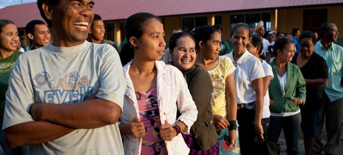 Os eleitores chegam cedo para votar nas eleições presidenciais de Timor-Leste. Arquivo