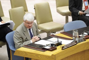 Hervé Ladsous, Under-Secretary-General for Peacekeeping Operations, briefs the Security Council.