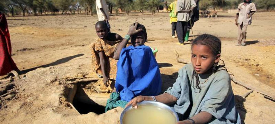 El número de niños que sufre consecuencias negativas como resultado del hambre en Burkina Faso es mayor que hace 10 años. Foto: ACNUR/H. Caux