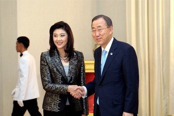 Secretary-General Ban Ki-moon  with Prime Minister Yingluck Shinawatrav on a visit to Thailand in November 2011.