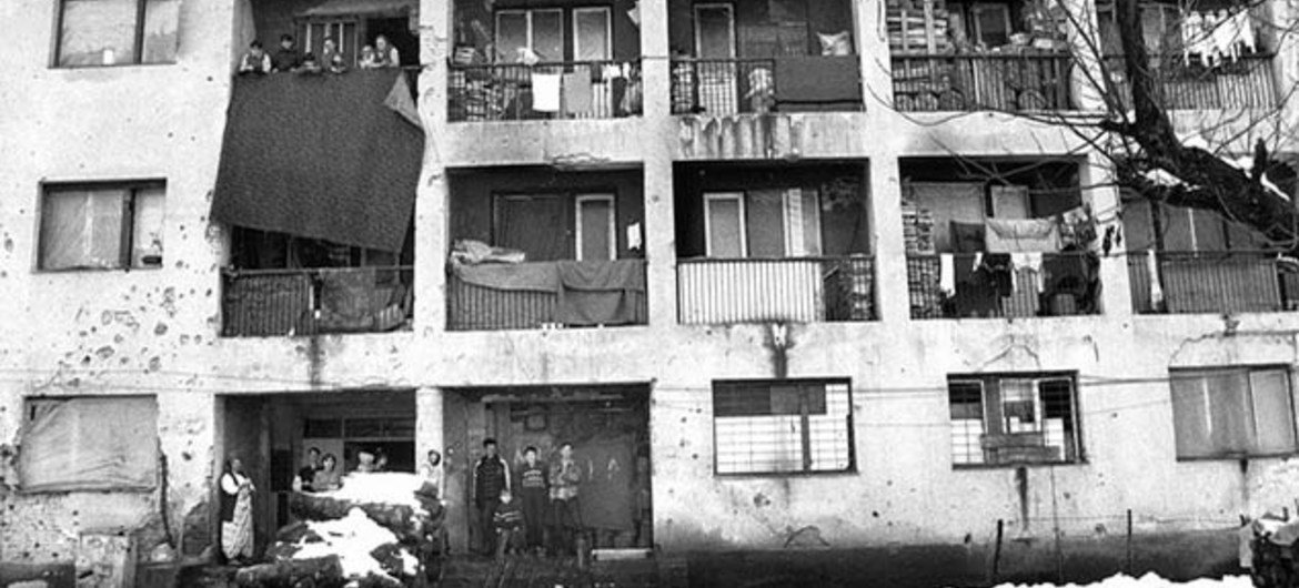 De nombreux bâtiments de Sarajevo ont été endommagés pendant la guerre.