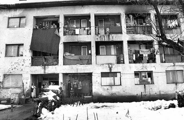 De nombreux bâtiments de Sarajevo ont été endommagés pendant la guerre. Photo: UNHCR/L. Taylor