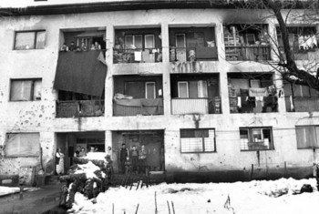 De nombreux bâtiments de Sarajevo ont été endommagés pendant la guerre.