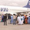 Un vol organisé par le HCR en avril 2012 entre Laayoune au Sahara occidental et Tindouf en Algérie pour permettre aux familles des réfugiés de se réunir