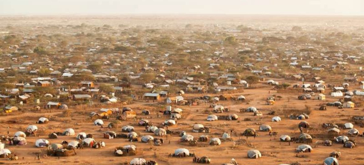 Vue aérienne du complexe de Dadaab, le plus vaste camp de réfugiés au monde, situé dans le nord-est du Kenya.