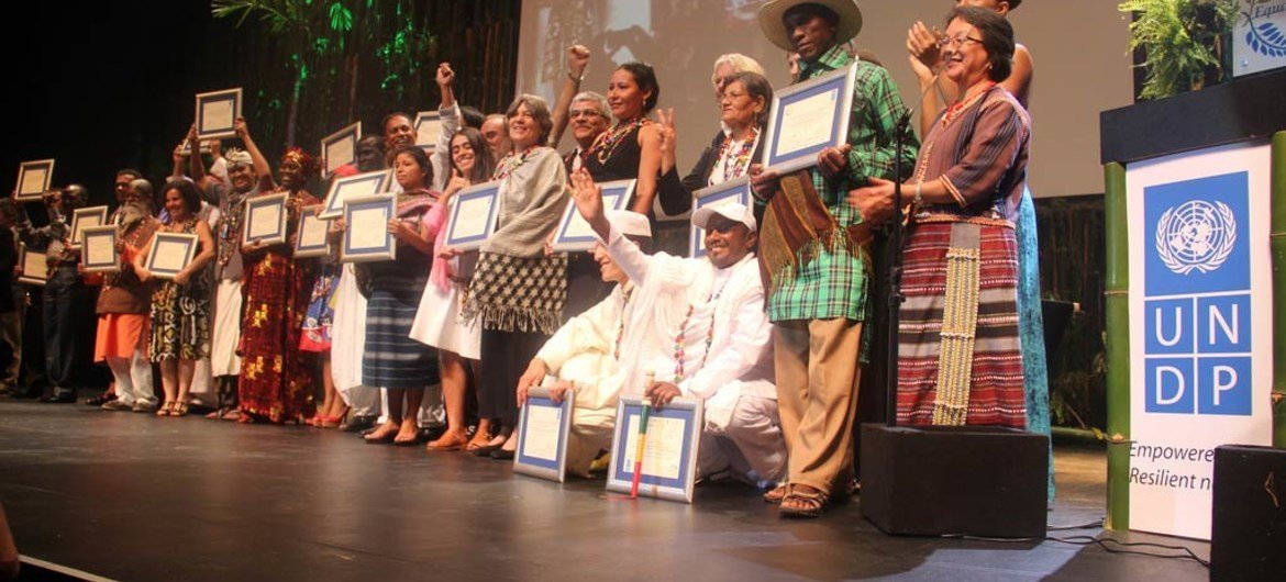 The 25 winners of the Equator Prize 2012 celebrating world recognition during the UNDP/Equator Initiative Rio+20 side event.